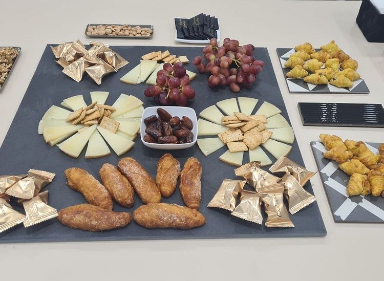 Cena en casa bine calentito con tu calefacción ecológica invisible Planes en casa para aprovechar tu calefacción ecológica invisibles este Otoño